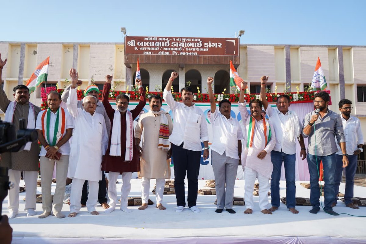 navnitjain's tweet image. ખેડૂતોને ન્યાય અપાવવા માટે ગુજરાત પ્રદેશ કોંગ્રેસ સમિતિ દ્વારા ખેડૂત આક્રોશ યાત્રા તારીખ 6 નવેમ્બર 2025 ગુરુવારથી સોમનાથથી શરૂ થઈને આજે તારીખ 13 નવેમ્બર 2025 ગુરુવારના રોજ દ્વારકા ખાતે સંપન્ન થઈ.