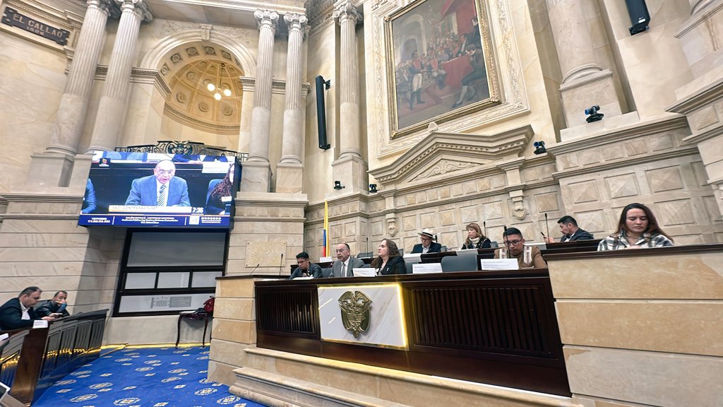 El Comisionado <a href="/sadi_cf/">Sadi Contreras fuset</a>, de la Sesión de Contenidos Audiovisuales de la <a href="/CRCCol/">CRC Colombia</a>, se encuentra participando en la Audiencia Pública sobre la Ley de Tercios y Emisoras Comunitarias en el salón Boyacá del Capitolio Nacional.