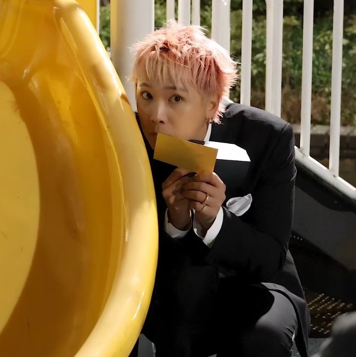 홍기가 엪티소드 포스터 촬영만 하면 차카니가나지가 된다는 이야기가 있다
난 이 얘기를 참 좋아한다