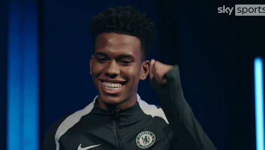 TouchlineX's tweet image. 🚨🗣️ Estevao explains how he asked Carlo Ancelotti for permission to get his driver's license: "We were in Sao Paulo with the national team. Things were very hectic, I only had a little time there before coming here so I needed to get my driver's license in Brazil."

"I asked…