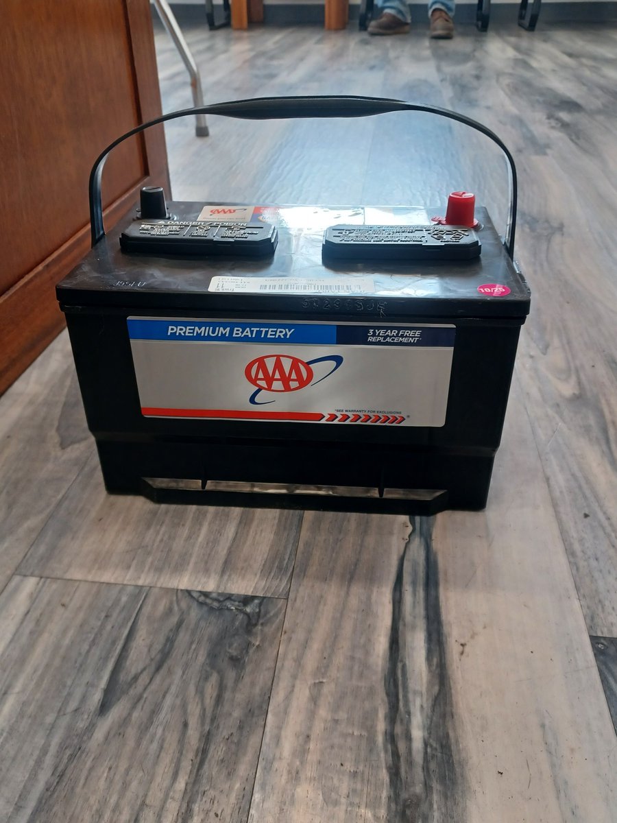 AdvantageAutom3's tweet image. 🔋 Keep Your Car Starting Strong! 🔋
Is your vehicle slow to start or showing signs of a weak battery? Don’t wait until you’re stranded!
⚡ At Advantage Automotive, our technicians test your battery and charging system to make sure everything’s working right.
505-298-4996