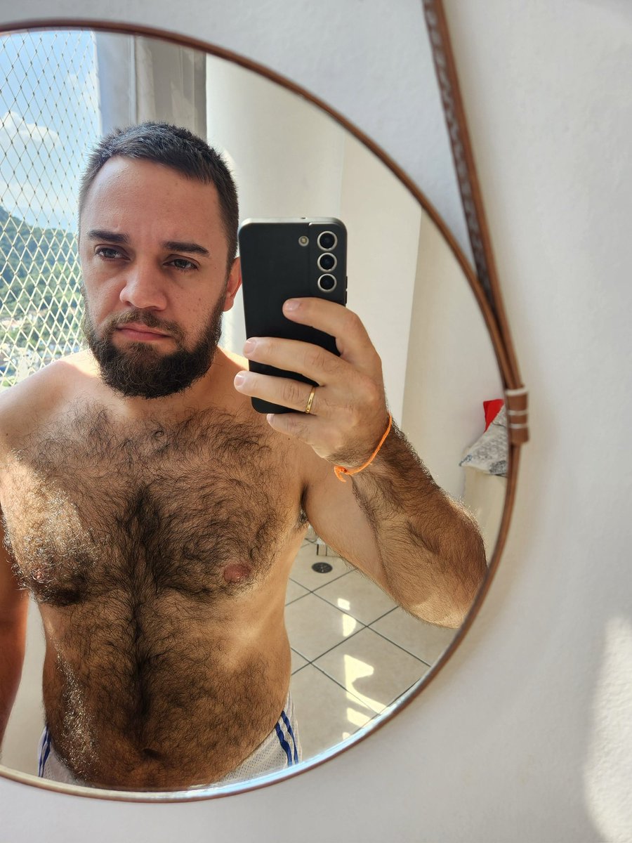 douguipeters's tweet photo. Já é sexta feira?? https://t.co/RDLTxU5jem