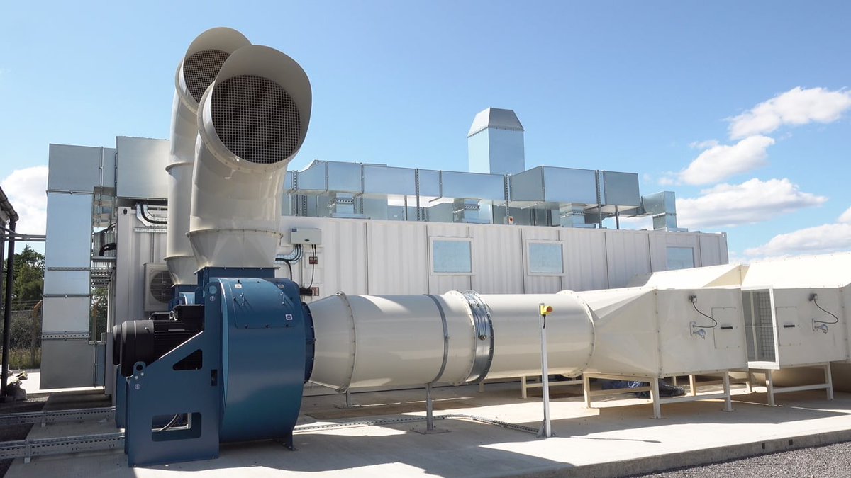 ZeroAvia's tweet photo. We’re pleased to share photos our Full Engine Test Facility in Kemble, UK, where we will be testing our ZA600 powertrain in full-fidelity flight conditions. This setup enables us to stress test the full engine and gain certification-relevant ground test data. ✈️ https://t.co/yxo0c5ikk4