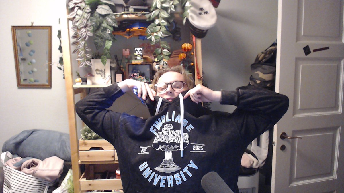 Can finally tell people I meet I've enrolled in uni and not that my fulltime job is playing Minecraft... Should be less explaining... Until I get to the part where the university is inside <a href="/Failwhip/">fWhip : Bryce</a> world... oh boy