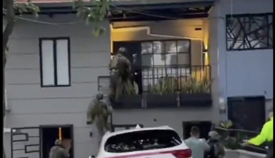 narcodiario's tweet image. Así detuvieron a dos #narcos de #Irlanda que estaban en #medellin para negociar alijos de #cocaína con el #clandelgolfo . VÍDEO 📹 📼 e info, en
narcodiario.com/2025/11/caen-e…