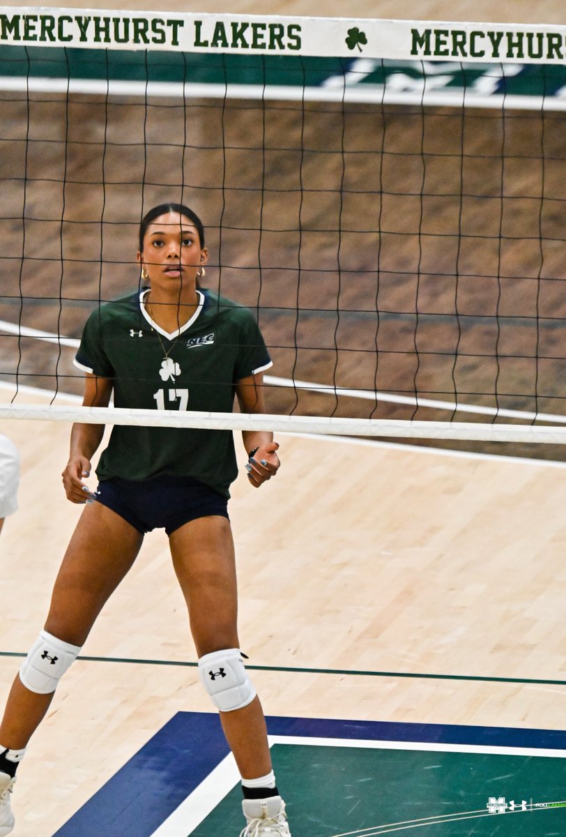 𝓢𝓮𝓷𝓲𝓸𝓻 𝓢𝓹𝓸𝓽𝓵𝓲𝓰𝓱𝓽✨

#17 Mevelyn Brazoban is a senior from Manville, New Jersey, majoring in Psychology. She aspires to work in the healthcare system after graduating from Mercyhurst. We appreciate you, Mevelyn!

#RollLakers☘️