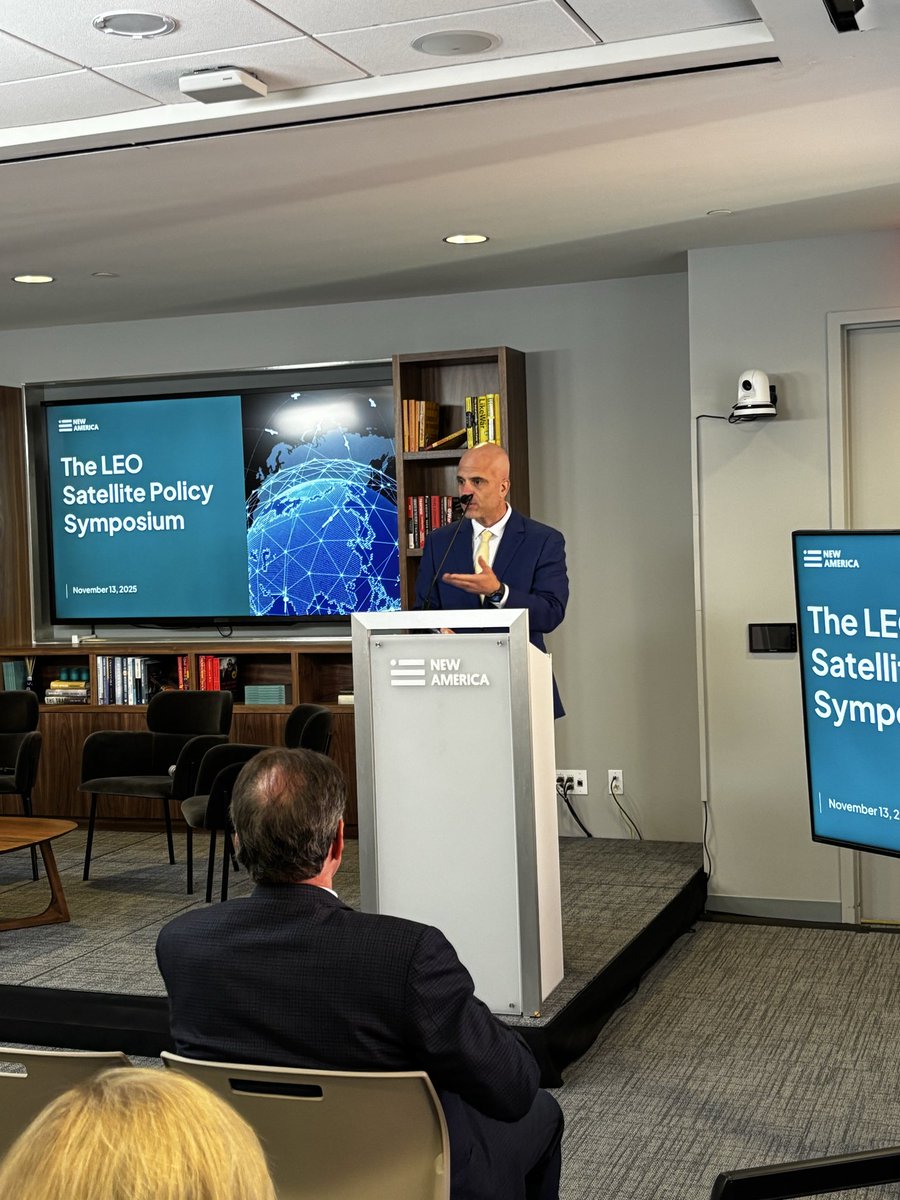 And we're off! 🚀<a href="/LawEconCenter/">Int'l Ctr Law & Econ</a> and <a href="/NewAmerica/">New America</a> kick off the LEO Satellite Policy Symposium with <a href="/FCC/">FCC</a> Space Bureau Chief Jay Schwarz. First topic of the day: not succumbing to "space doomerism."