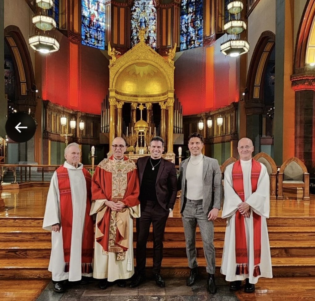 thattradgal's tweet image. Is this scandalous? Yes.

Should this be addressed? Absolutely.

But I want you to remember something;
•The teachings of the Catholic Church have not changed. 
•Sodomy is still a sin.
•Marriage is still between a man and a woman.
•Receiving a sacrament in the state of mortal…