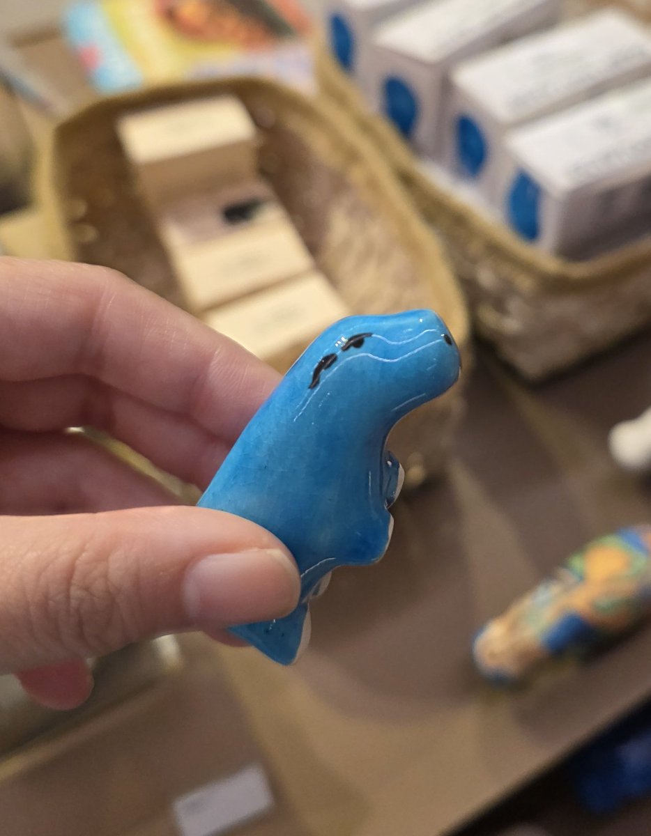 우리는 더피가 있고 이집트는 파란 하마가 있음ㅋㅋ