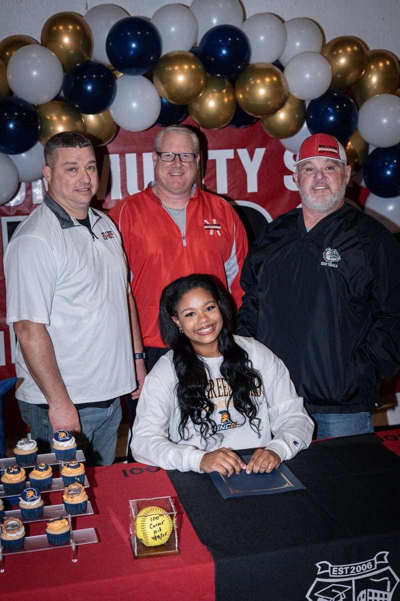 obie_karrie2026's tweet photo. Had an awesome signing day! Thank you to everyone that made this possible!
@recruits_next @coachbreneman @allydavis09 @Brynne_Dordel 

Go Spartans! 💙💛 https://t.co/3mHNMo55da