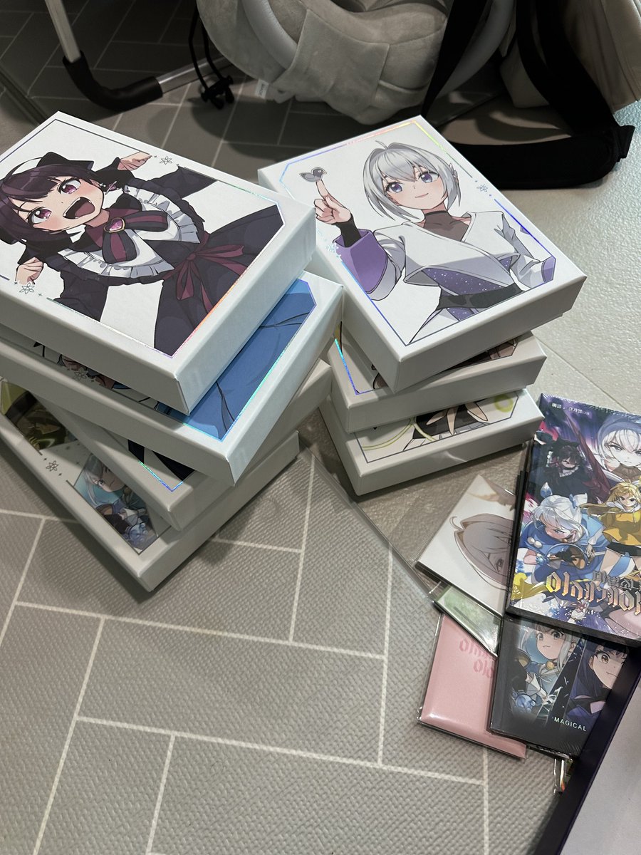 왁타버스 작업을 이제 그만두는 이유는 이직이 확정되서 그런 것이며 다른 이유는 없습니다. 단순 팬심으로 시작한 것인데 이 분야로 취업도 하고 여러가지 다해봤네요. 심지어 이제서야 말하지만 왁굳님, 이세돌분들께서 마세돌굿즈부터 이세페2 초청, 사인 등 다 챙겨주시고... 성덕되서 떠납니다