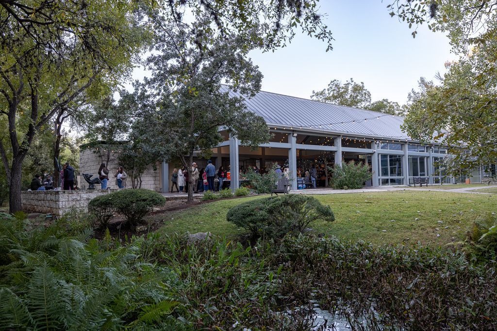 CM_Austin's tweet image. Thank you to UMLAUF Sculpture Garden + Museum for hosting our September event on their beautiful grounds. @umlaufsculpture 
📸 by Chris Tyre #CMsoft #CMATX
