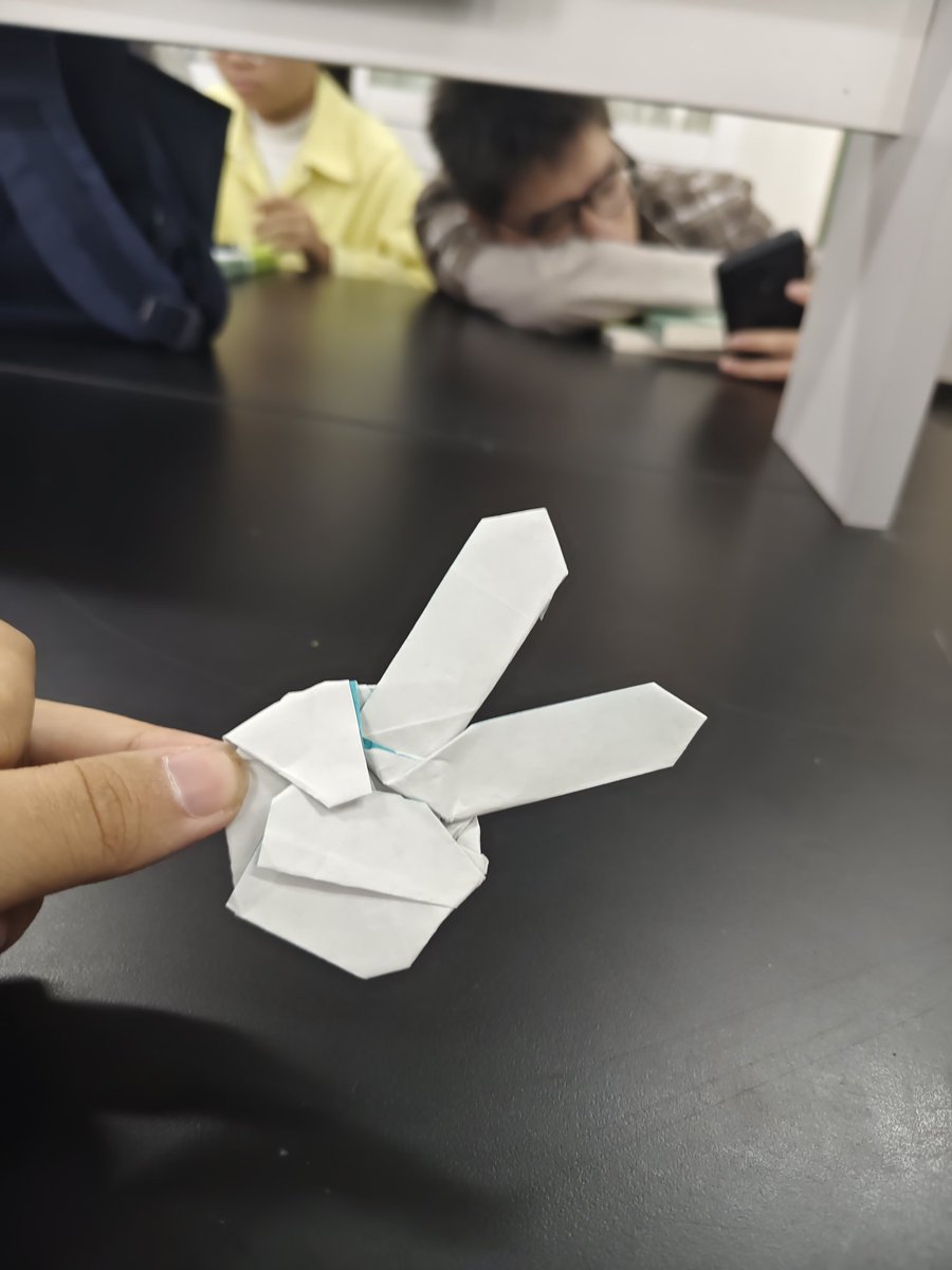 BeeOrigami's tweet image. Ciallo～(∠・ω&amp;lt; )⌒☆
​(森末圭@keimorisue 的表情为基础)
​一体版和分体版Cp是小手