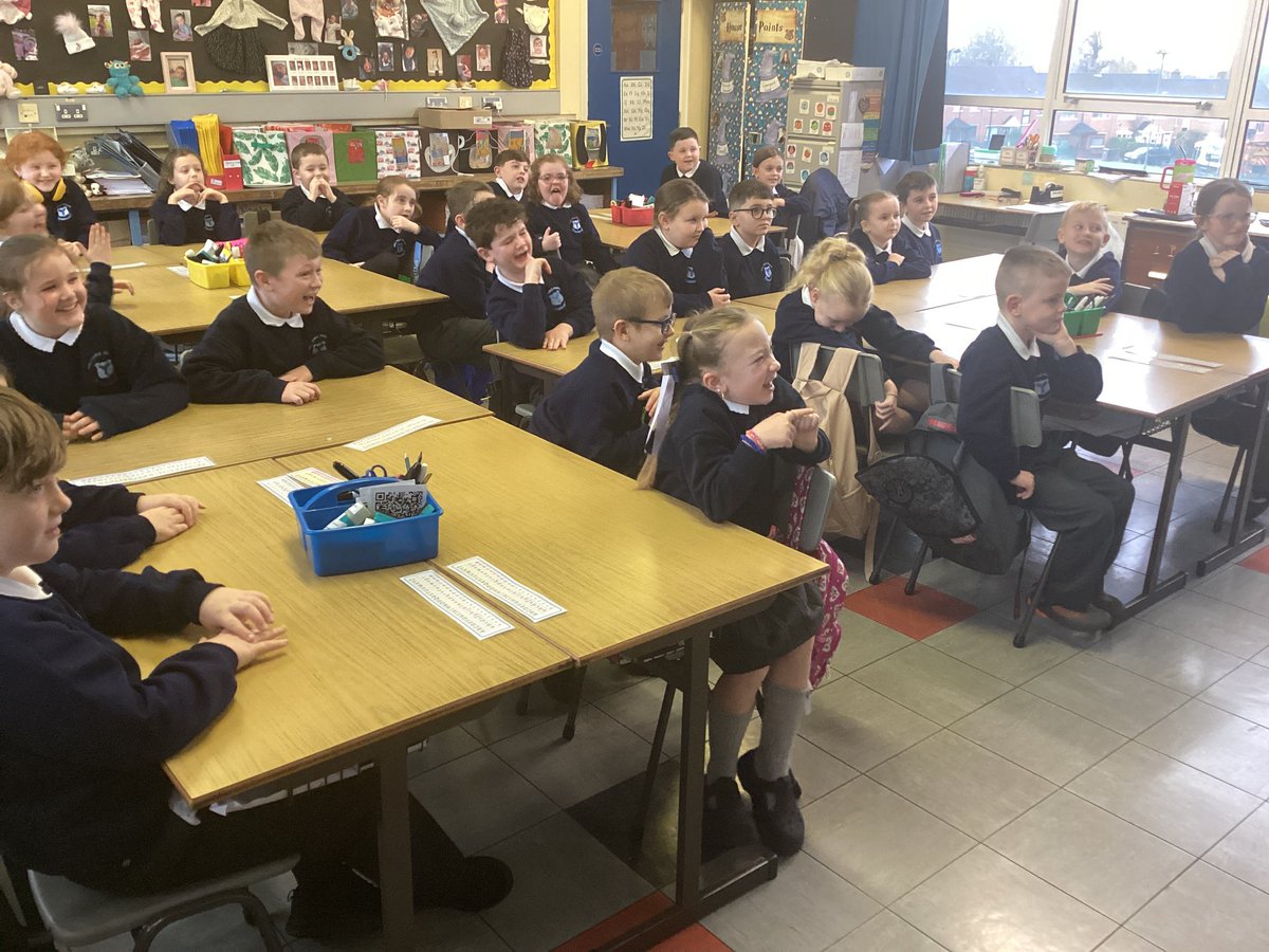 HolyChildPSBel's tweet image. P4 joined over 3000 schools for a poetry party organised by @ReadForGood and @WalkerBooksUK to celebrate #MichaelRosenDay. They enjoyed listening to #MichaelRosen read poems about Funny Food.

#SharingCaringLearning #ShareAPoem