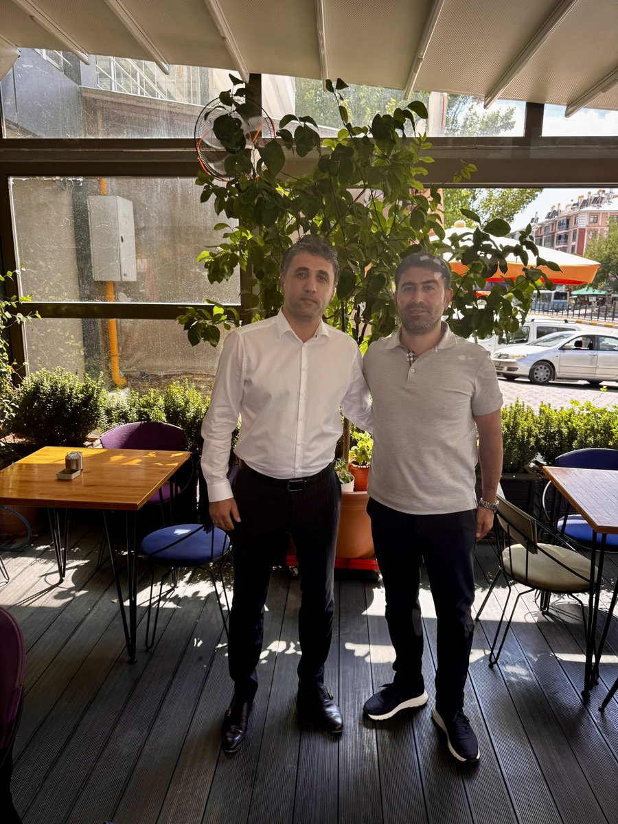 Tunceli’mizin vefalı evladı, kıymetli büyüğümüz Hakan Özer bugün emanetini teslim aldı.
Rabbim çıktığımız bu kutlu yolu hayırlı ve muzaffer eylesin.

Sürecin şekillenmesinde büyük emek ve gayret gösteren Genel Merkez Teşkilat büyüklerimiz <a href="/MustafaAlkayis/">Av. Mustafa Alkayış</a> ve <a href="/CengizDMRKY47/">Cengiz Demirkaya</a>