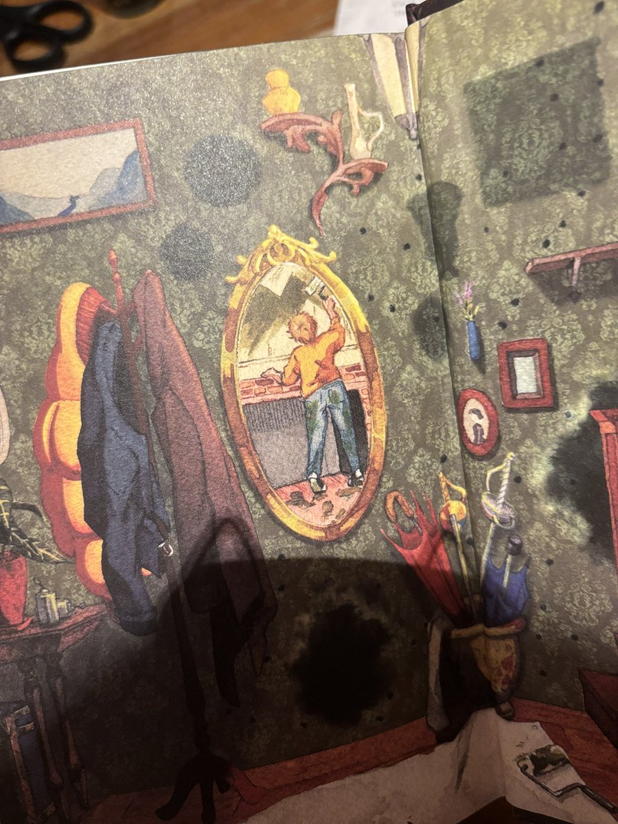mooncakemin's tweet photo. so obsessed w these books but esp the amount of care and love has gone into them. the small details in all the books beginning &amp; end pages. the way there’s only 2 coats on the stand in TCS and 3 again in TEG. the mirror reflections… im getting emotional! 

#SaveLockwoodandCo https://t.co/m2GrEcxtgP
