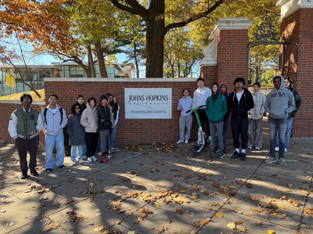 🐾 On Tuesday, some of our Bulldogs took a trip to Johns Hopkins! What a beautiful day to explore a beautiful campus. ☀️💙 #CollegeVisit