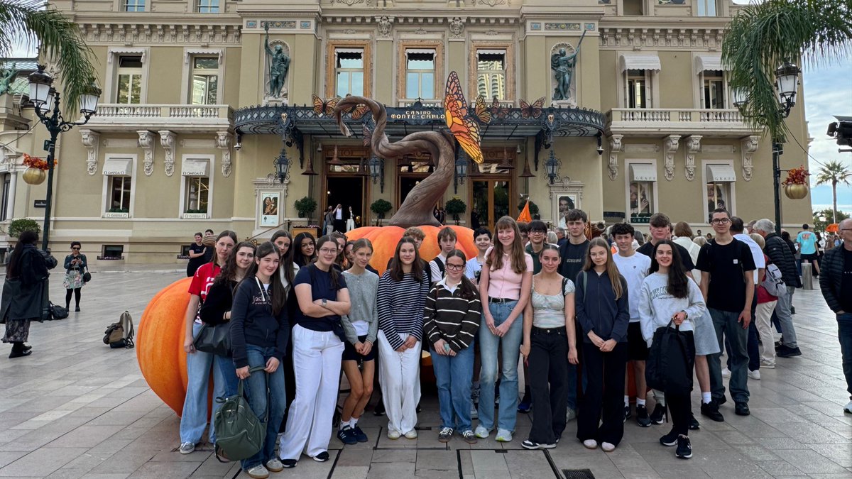 AshvilleCollege's tweet image. Global Opportunities 🌎 Our MFL pupils have enjoyed an unforgettable week on the Côte d&apos;Azur, beginning with a guided tour of Nice&apos;s cultural landmarks - the Place du soleil, the vibrant vieille ville and La Colline du Château.

#Ashville #NiceTrip #LearningBeyondtheClassroom