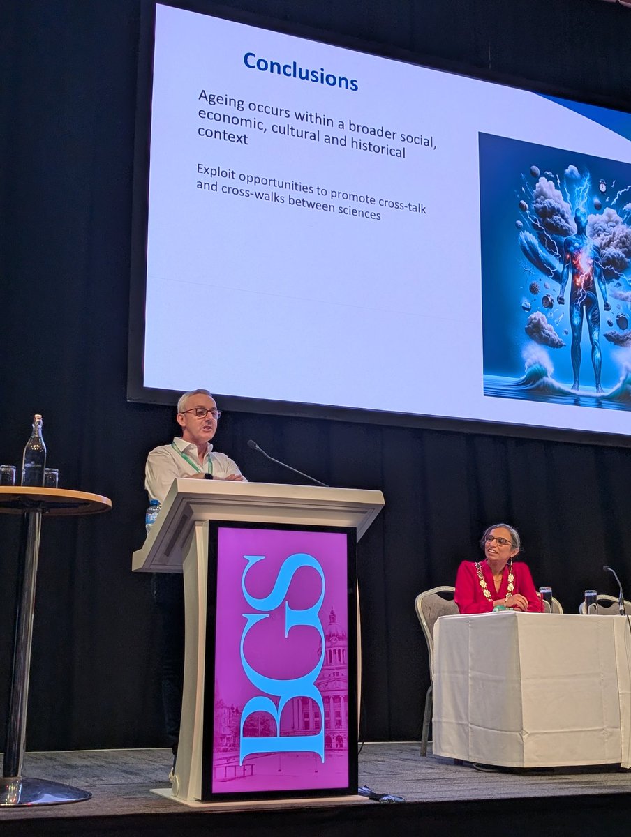 Fascinating keynote from Prof Cathal McCrory about epigenetic ageing and social determinants of health. It's never too late to adopt healthy ageing behaviours.... <a href="/GeriSoc/">British Geriatrics Society</a>  #bgsconf
