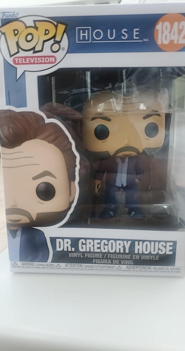 CanUTakeMeHier's tweet photo. Spotted my favorite Dr and HAD to get him @hughlaurie https://t.co/1SJt2dz83G