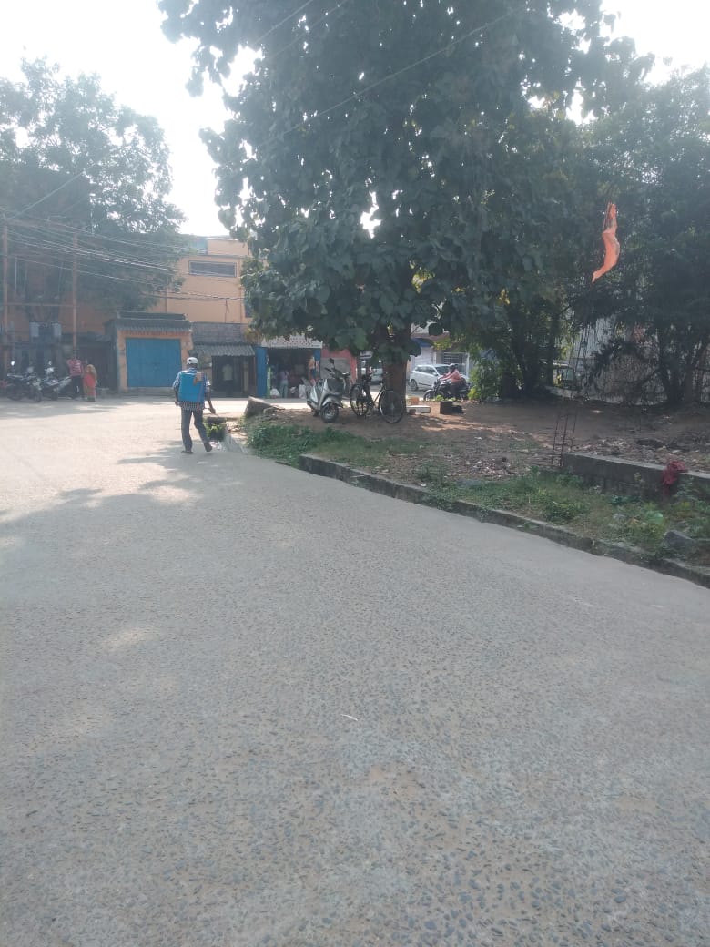 SMC_Sambalpur's tweet image. Spraying of mosquito repellent oil carried out at SRIT Colony to prevent mosquito breeding and control the spread of vector-borne diseases. Residents are advised to keep their surroundings clean, cover water containers, and avoid stagnant water accumulation.
#VectorControl