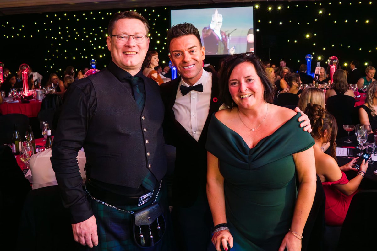 IainHam10834265's tweet photo. @des_clarke I paid £6000 so my wife could have her picture with you, sorry I gate crashed it😁
@sisonlineorg
#SpinalInjuriesScotland https://t.co/XkbMhELbil