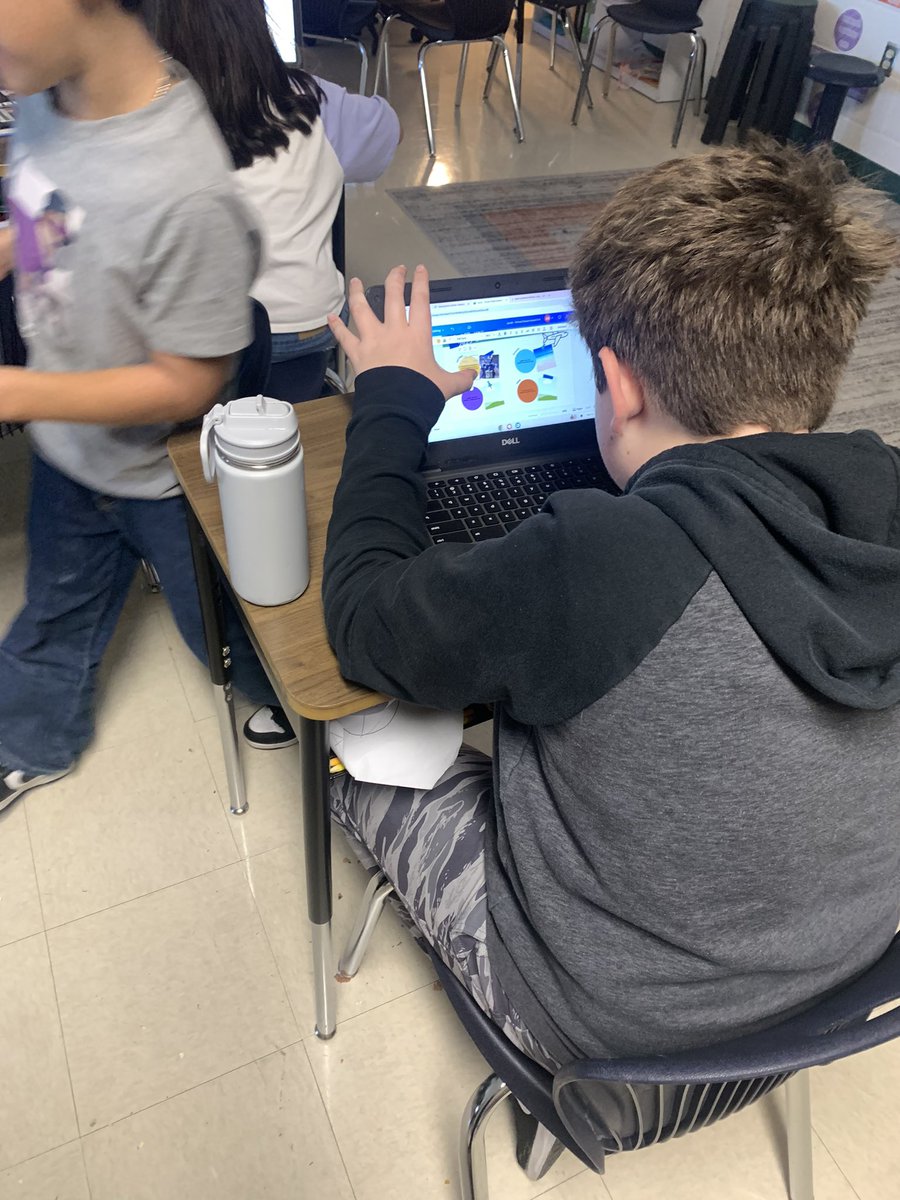 Amanda Barrett tweet media