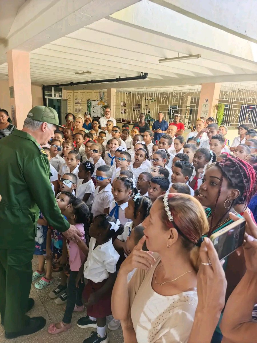 Educa_Gtmo's tweet photo. #DiazCanelEnGuantánamo, inauguró el salón de Estimulación Auditiva Para educandos sordos e hipoacúsicos de la Escuela Especial 14 de junio, @villafruel900 @yoeaberob1, @Marlen31443761, @naimatrujillob, @1raTrinchera, @PartidoPCC @AlisAzahares, @ArlettyLeyva. https://t.co/o8aKWug9iS