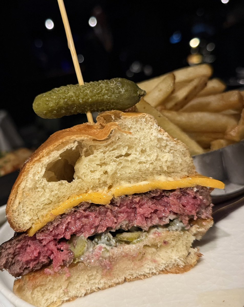 eatinglasvegas's tweet photo. Kneel before Zod!
The whole Too Live Crew at #HIGHSTEAKS recognizes the regal infallibility of Las Vegas’s Hamburgesa Principessa. 👸
@ashtheattorney
@EatTalkRepeat https://t.co/5PssLzlPbs