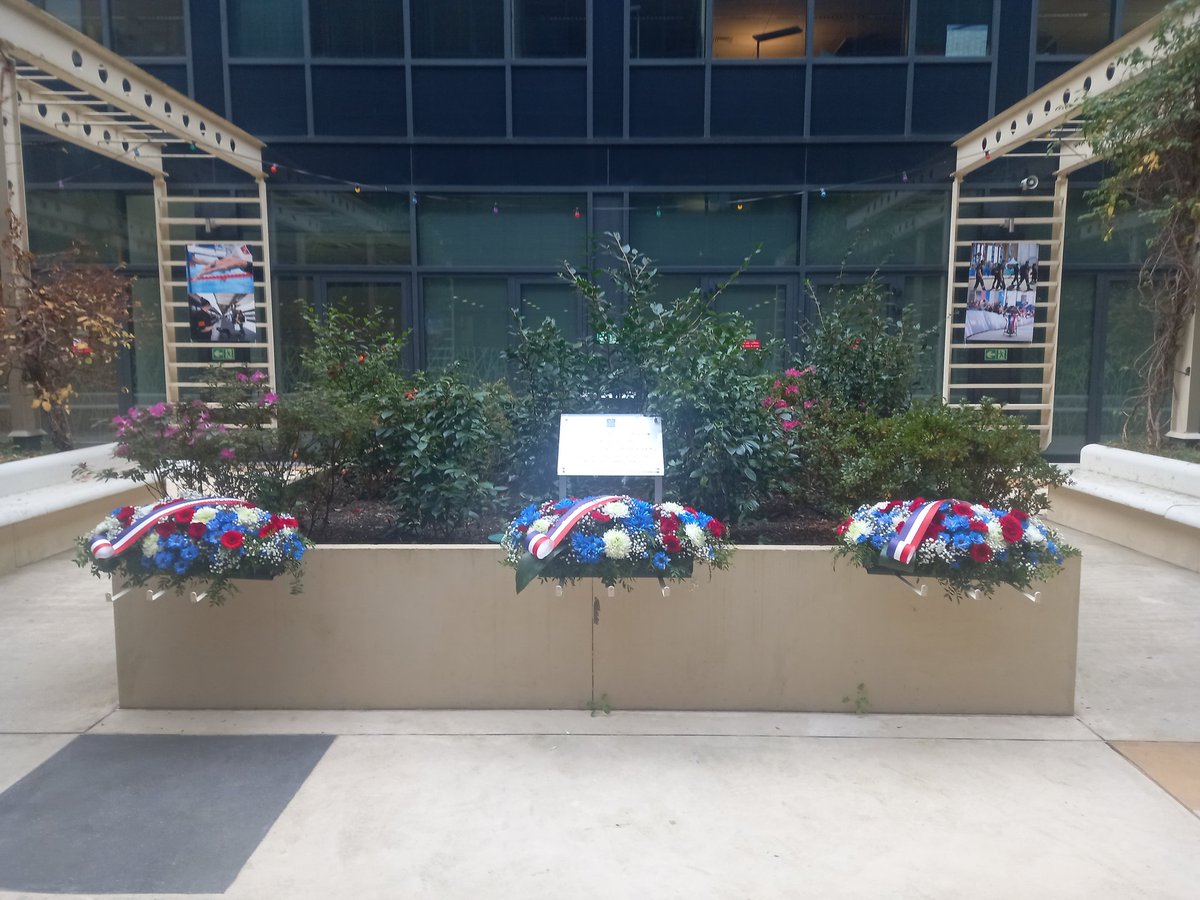 SncdFo's tweet image. Émouvante cérémonie du souvenir des #attentats du #13novembre2015, ce jour, au siège de la DG @douane_france, en présence de membres des familles d'Anne-Laure Arruebo et de Cécile Coudon Peccadeau de l'Isle. Hommage à toutes les victimes et pensée pour leurs proches.