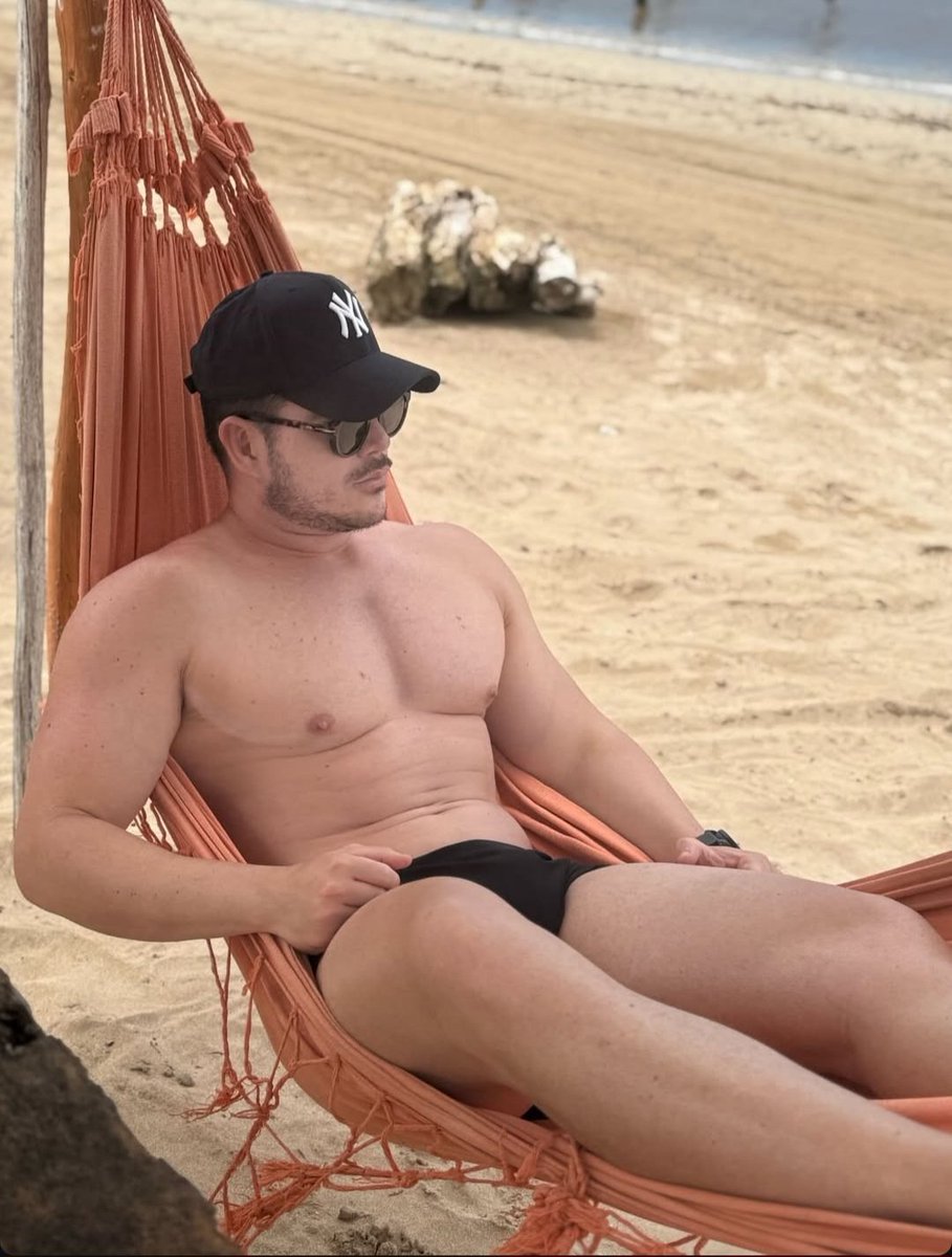 Viado de Macho tweet media