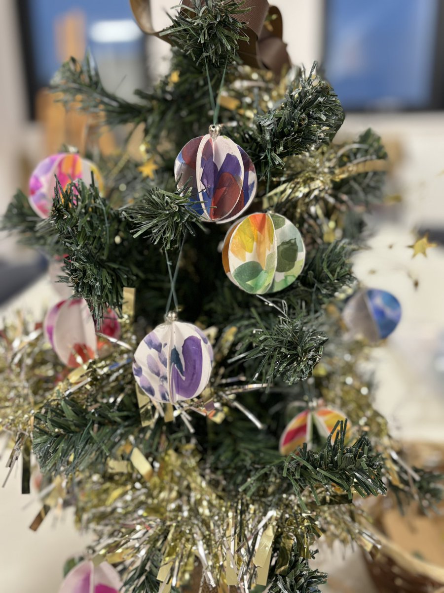 Miss Chisholm🌻 tweet media