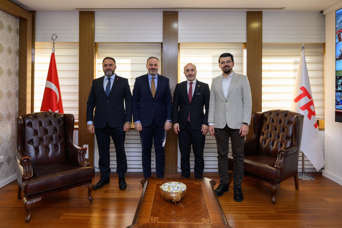 iyodulleri's tweet photo. Bugün İlim Yayma Ödülleri olarak TRT Genel Müdürü Prof. Dr. Mehmet Zahid Sobacı’yı ziyaret ettik. Yaklaşan İlim Yayma Ödülleri Ödül Töreni heyecanını bizimle paylaştığı için kendisine teşekkür ederiz. 

#ilimyaymaödülleri https://t.co/s8llddXWTY