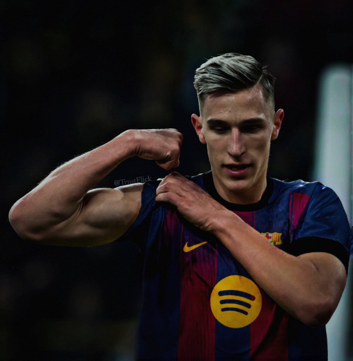 FCB_Wyzz's tweet image. After the vip seats get approved:
Bring me schlotterbeck 
Bring me haaland 
Bring me EVERYONE