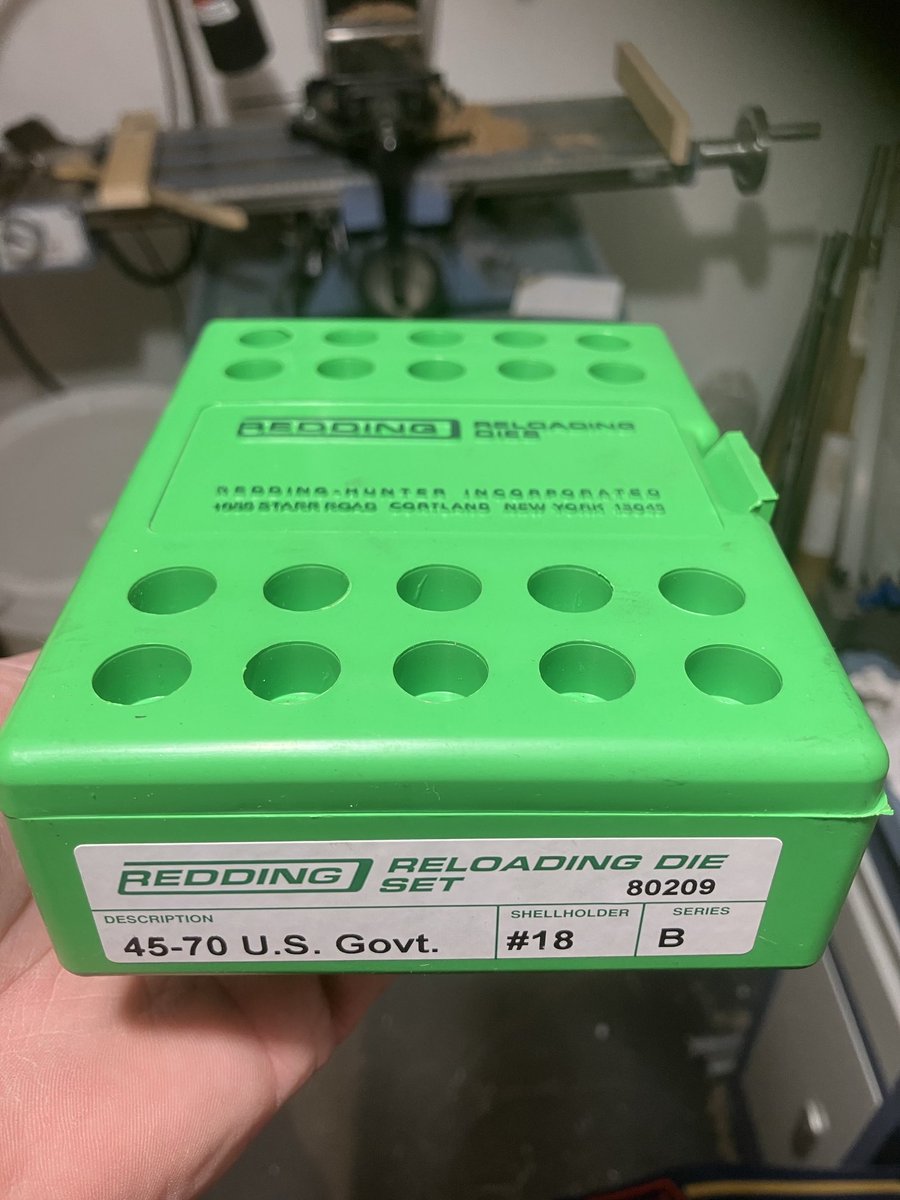 Undrar varför Redding har nedsänkningar i asken som inte passar hylsorna till verktyget som är inuti