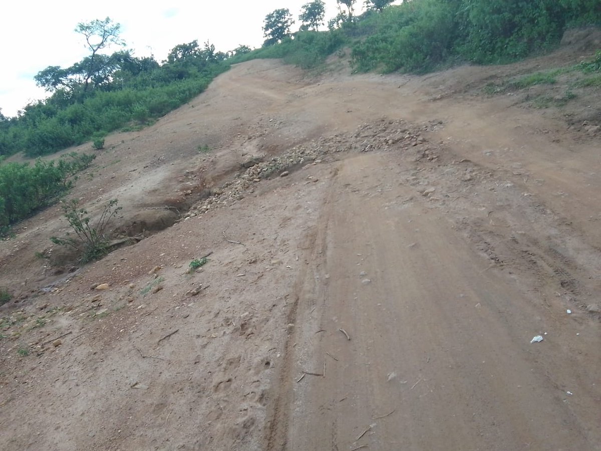 TrackaNG's tweet image. N350m was allocated for the Construction of Culverts, Drainages, Bridges in Akwanga–Ancho–Ungwan Zaria Road, Nasarawa state in the 2024 FG Budget.

We tracked and report that the project is yet to start. Residents say that no work has been carried out on this road in the past…