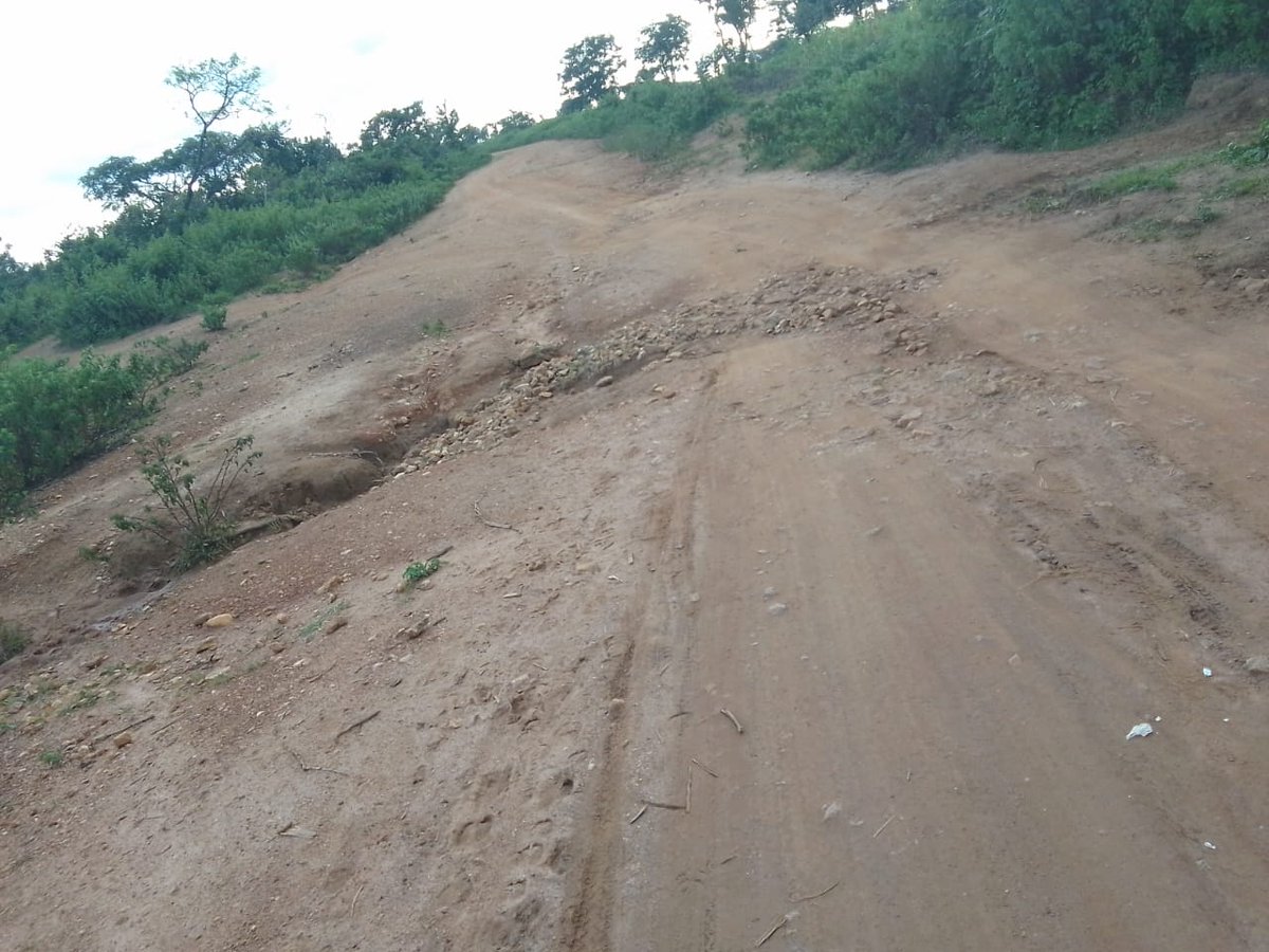 TrackaNG's tweet image. N350m was allocated for the Construction of Culverts, Drainages, Bridges in Akwanga–Ancho–Ungwan Zaria Road, Nasarawa state in the 2024 FG Budget.

We tracked and report that the project is yet to start. Residents say that no work has been carried out on this road in the past…
