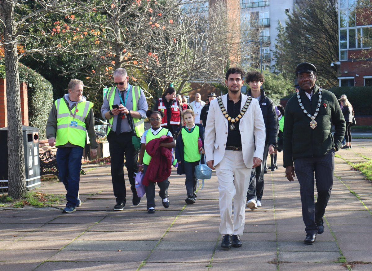 HertsmereMayor's tweet photo. Thank you to all those who joined my Peace Walk this morning ❤ https://t.co/wylec4fDXP