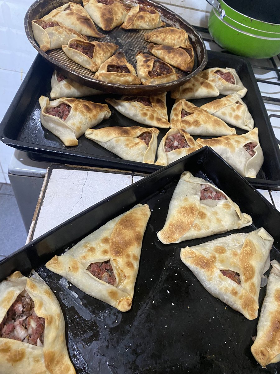 Cumpleaños de mi abuela Neli fan de TN! empanadas árabes y de jyq!
#NuestraTarde