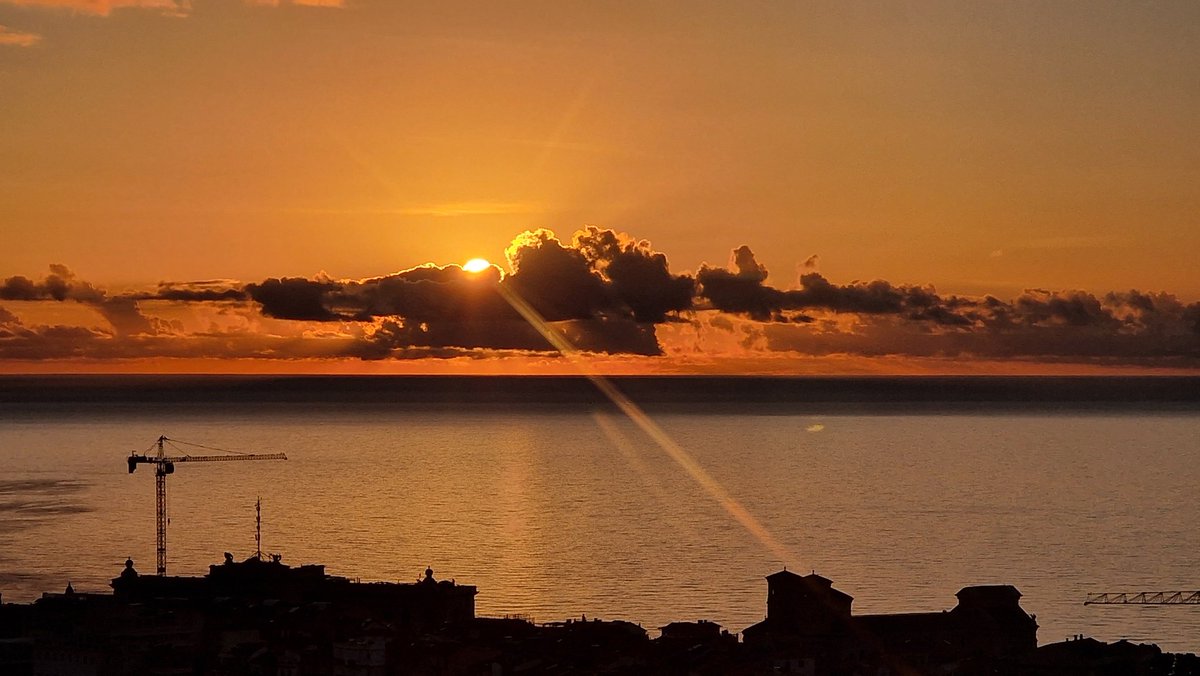 Lyfou2008's tweet photo. #Sunshine #soleil #Monaco https://t.co/qxt6SdbGh7