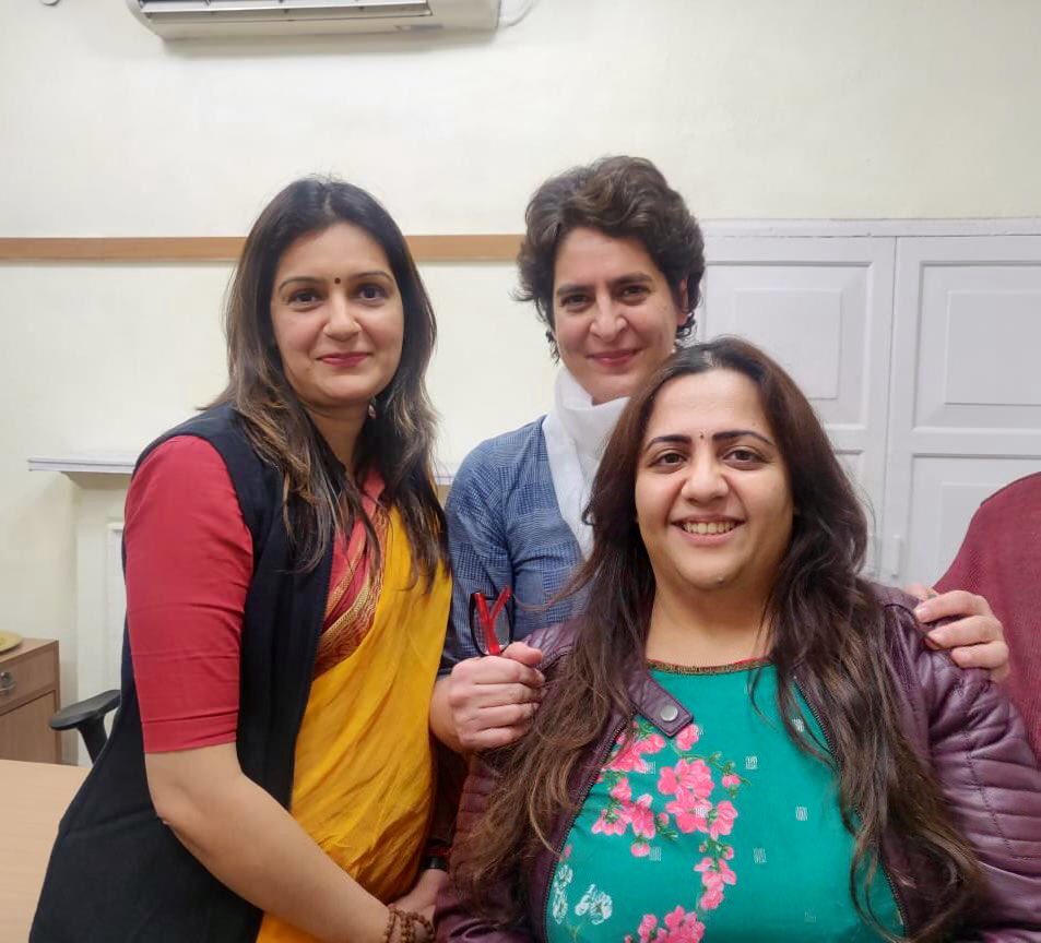 AG_knocks's tweet photo. This is BJP guttermouth Radhika Khera👇

First person to begin the character assassination by sharing a video of Rahul Gandhi with his niece Miraya.

She was a politician back then in Congress but has become a creepy troll after joining BJP in 2024.

Radhika worked 20 years in Cong & was close to the top brass. She clearly knew that it is Miraya, RG’s niece with him in the video.

Despite this,she deliberately shared the clip with shameful claim& engaged in licharpanti😡