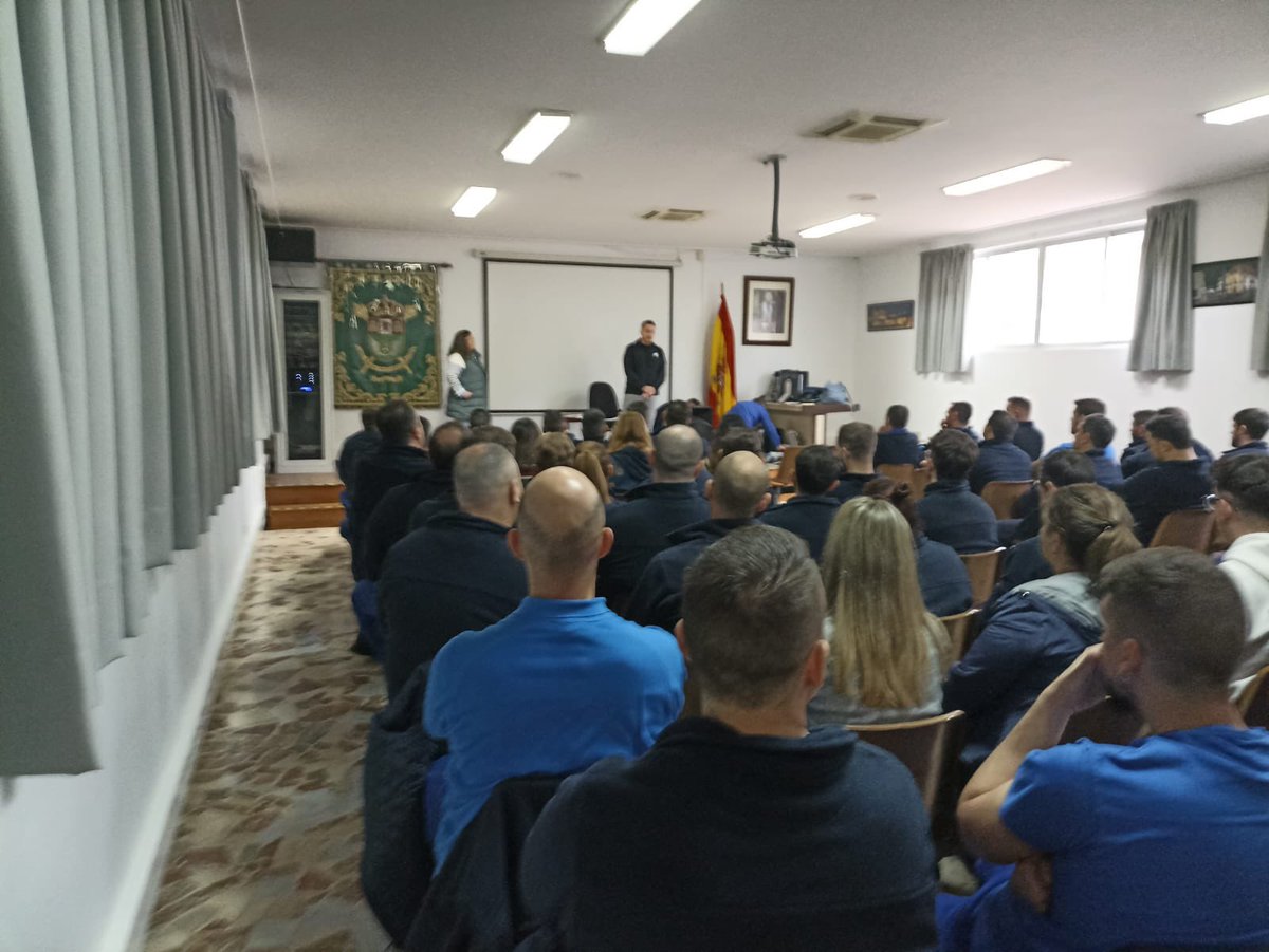ccoodefensa's tweet photo. Continuamos con las Asambleas 😌
Hoy un éxito de asistencia en el Parque Central Mantenimiento de Vehículos de Ruedas N°2 en Córdoba. 
#MinisterioDeDefensa https://t.co/fKqHsHOmI2