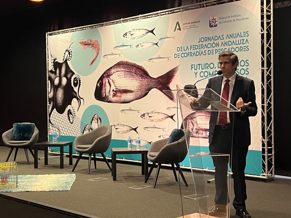 fecopesca's tweet photo. El sector reclama más herramientas digitales, mejor coordinación y más apoyo para garantizar un futuro digno para pescadores y pescadoras.
La voz del mar se escucha en Isla Cristina. 🌊
#MarinerosDeAndalucía #PescaTradicional #CompromisoAzul @AndaluciaJunta @AgriculturAnd https://t.co/PlpEXxfmGU