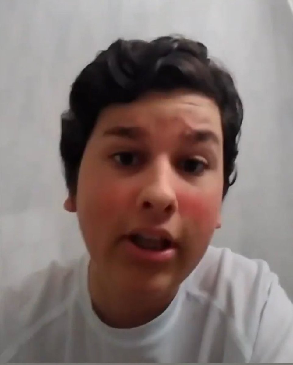 scofieldrm_'s tweet image. “A mi que me digan  que es bueno  llenar España de mujeres que no trabajan y que el único libro que han leído és el Corán no me suena muy convincente la verdad”