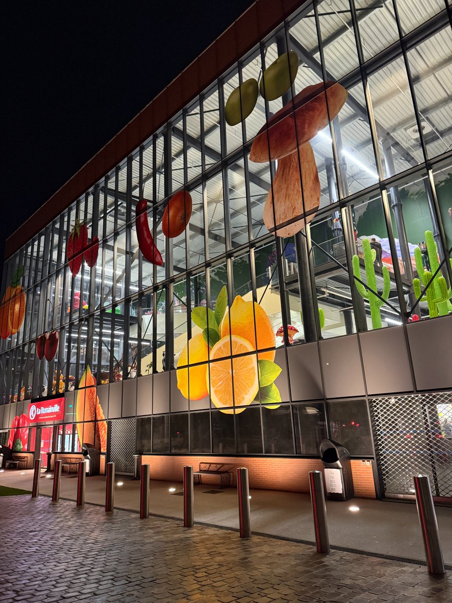 GMothron's tweet image. ❄️ Le nouveau Marché frais Porte Saint-Germain ouvre ses portes à #Argenteuil ! Sur l’ancienne friche Renault, un #commerce de 8 000㎡ moderne et fonctionnel prend vie. Un lieu pensé pour le quotidien des Argenteuillais qui intègre un espace artistique de grande qualité.