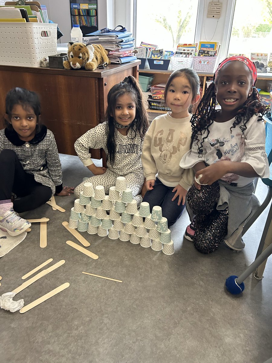MsJSeas's tweet photo. Celebrating 50 days of school ! What can we make with 50 cups @EASetonOCSB https://t.co/F0Jc7bOUxJ