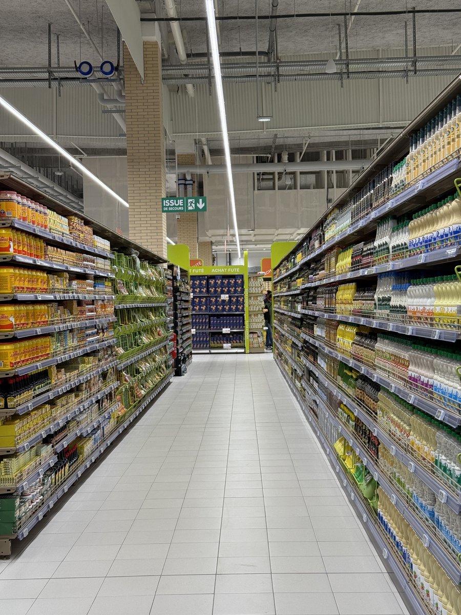 GMothron's tweet image. ❄️ Le nouveau Marché frais Porte Saint-Germain ouvre ses portes à #Argenteuil ! Sur l’ancienne friche Renault, un #commerce de 8 000㎡ moderne et fonctionnel prend vie. Un lieu pensé pour le quotidien des Argenteuillais qui intègre un espace artistique de grande qualité.