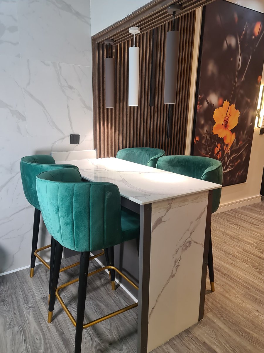 Apartments99's tweet photo. We have so many gorgeous new listing coming your way 🔥

Say hello to your next favorite getaway spot in Osapa London.
This stunning 2-bedroom shortlet is all about comfort, style, and convenience. 

Perfect for relaxing weekends or a chic staycation. 🏡💛 https://t.co/R1FsVpx55s