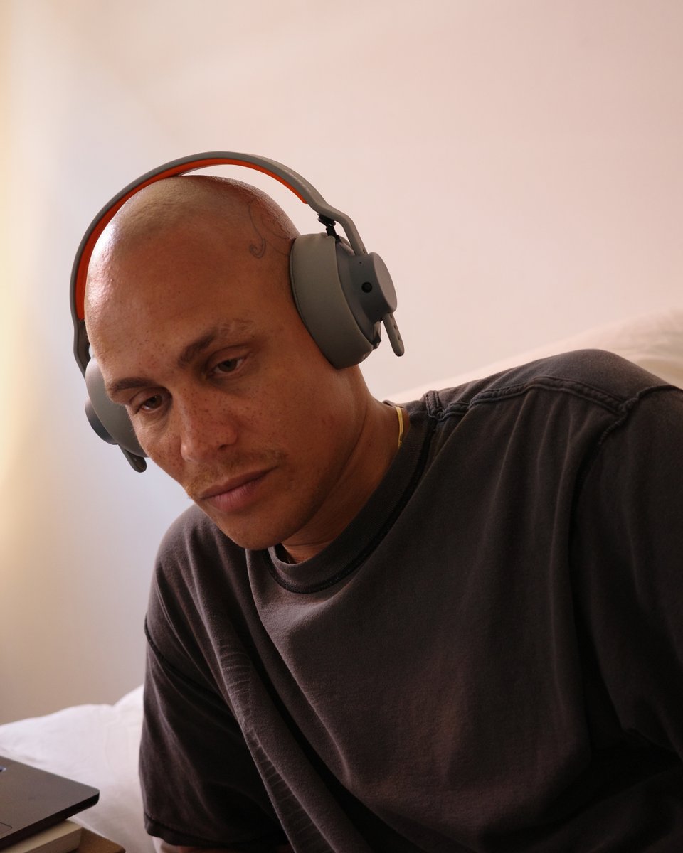 ExtraButter's tweet image. AIAIAI x Blood Orange TMA-2 and Tracks Headphones Collaboration

Now available in store at our LES location and online at extrabutterny.com.