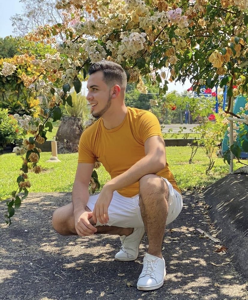 #EmanuelGainFollowers 📍
Hoy juega Guatemala 🇬🇹 vs Panamá 🇵🇦 Hagan sus pronósticos, caballeros! ¿Quién gana, quién anota el primer gol y cuál será el marcador exacto? veamos quién tiene la mejor intuición! #LosCaballerosdeEmaGF 
Mi pronóstico Guatemala 🇬🇹 3 Panamá 🇵🇦 1